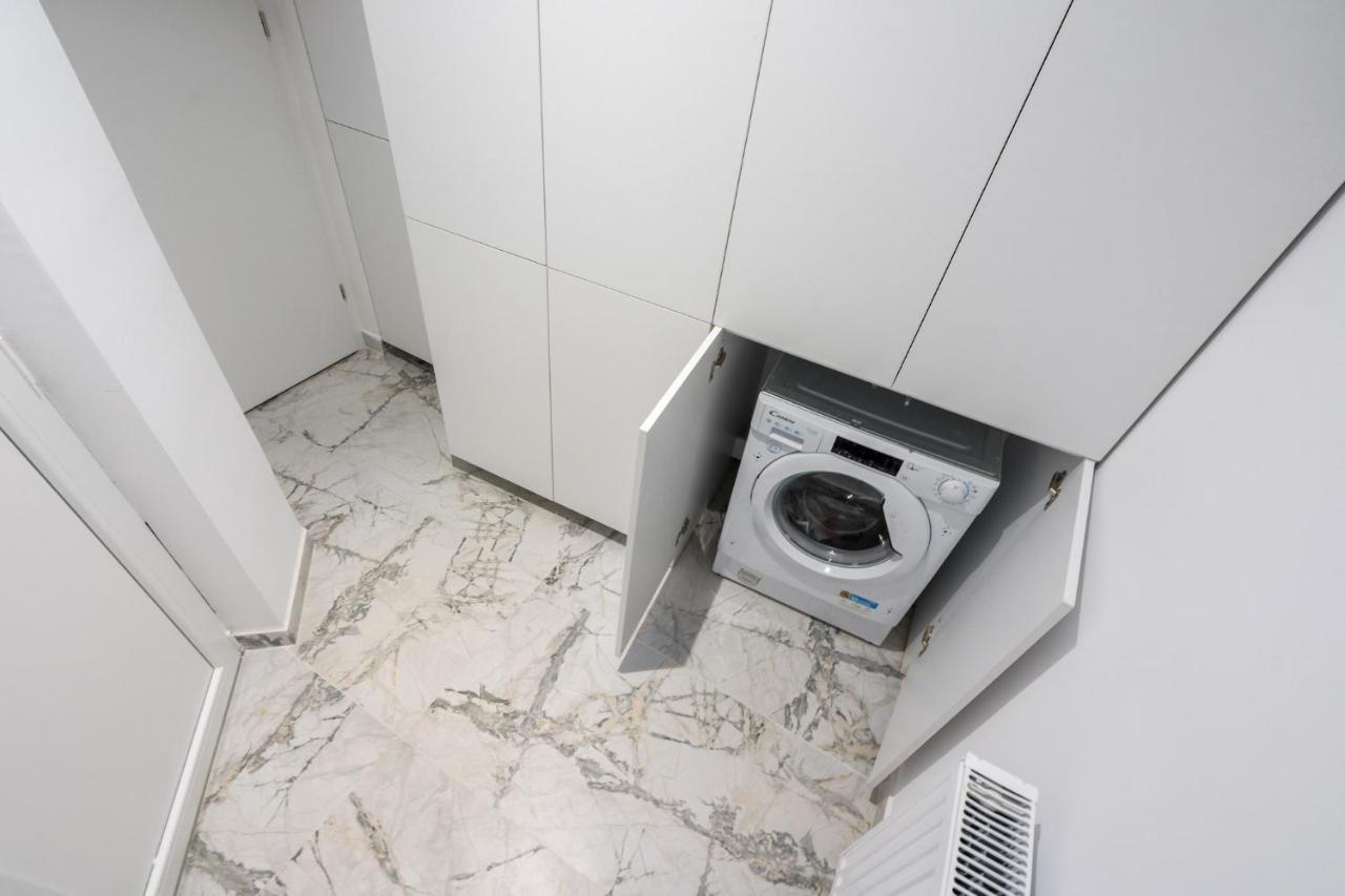 Crystal 3Bdr Apartment In Center Bucharest Luaran gambar