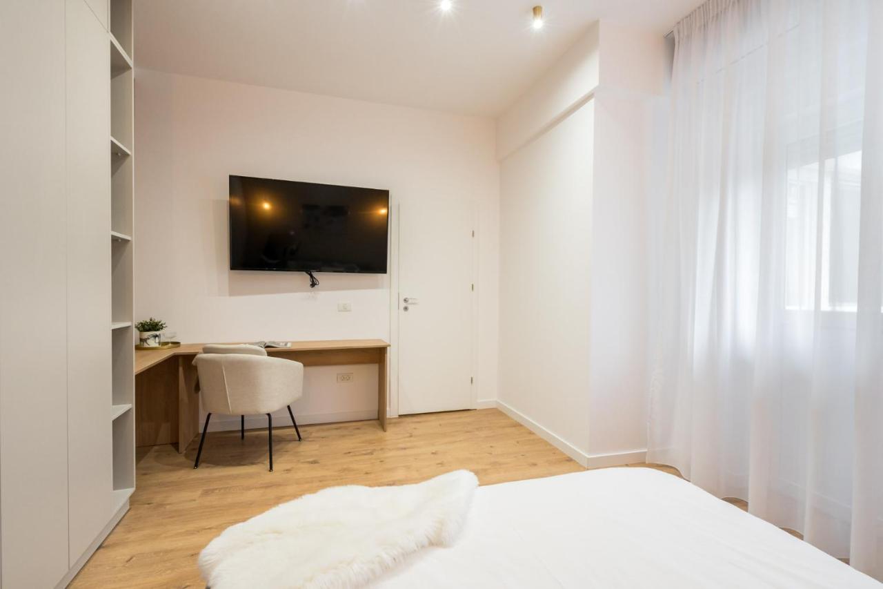 Crystal 3Bdr Apartment In Center Bucharest Luaran gambar