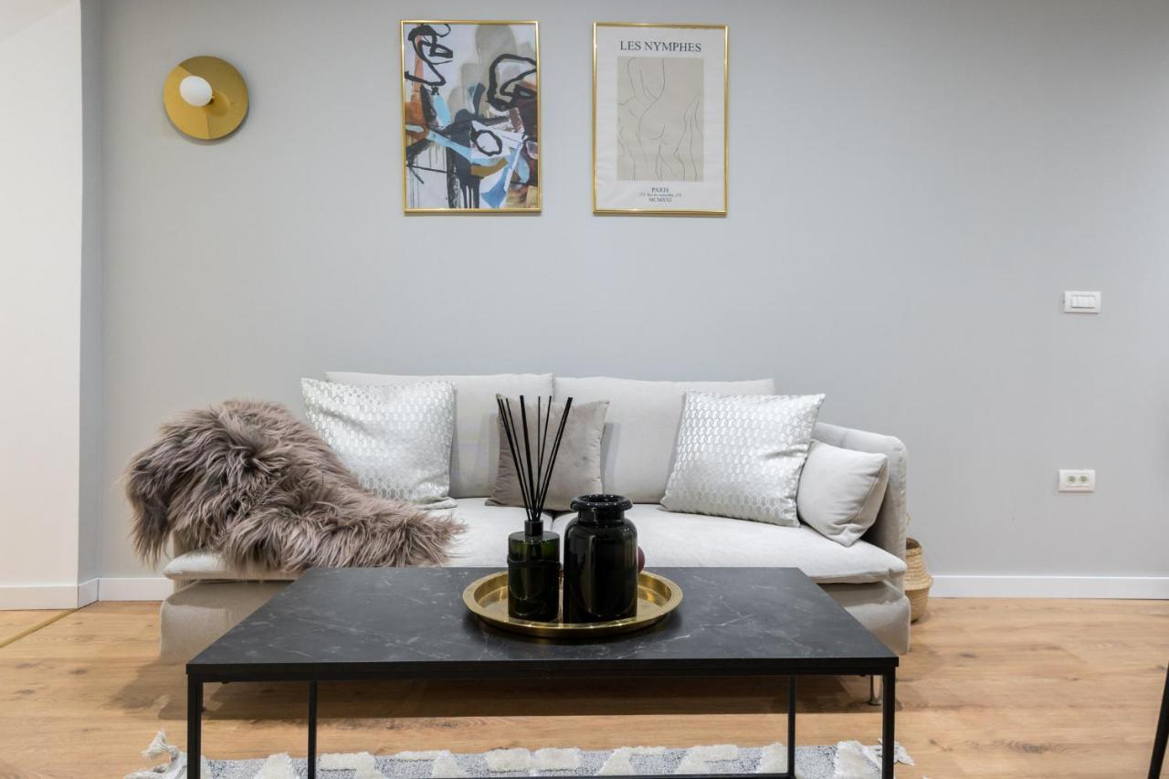 Crystal 3Bdr Apartment In Center Bucharest Luaran gambar