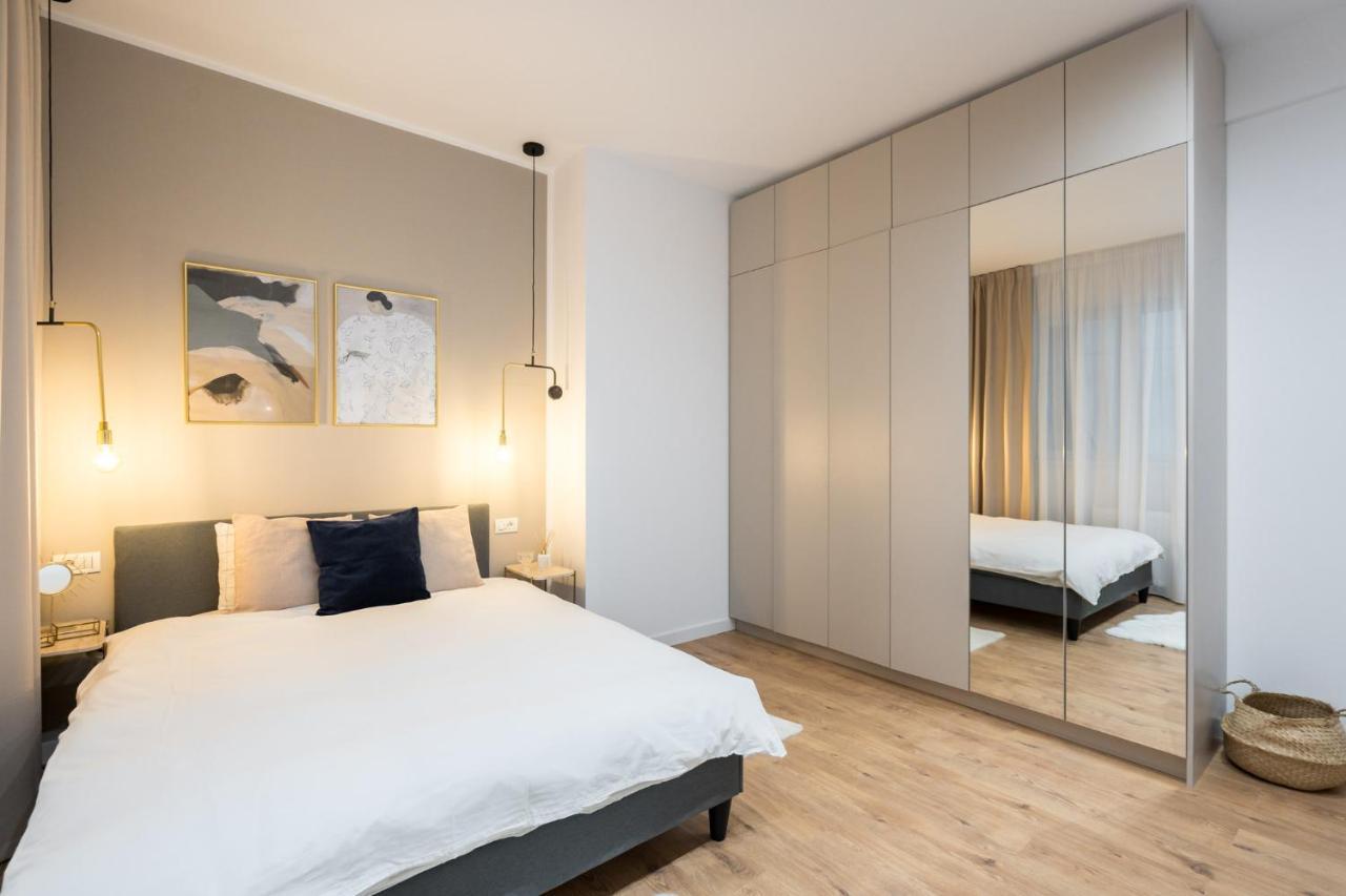 Crystal 3Bdr Apartment In Center Bucharest Luaran gambar