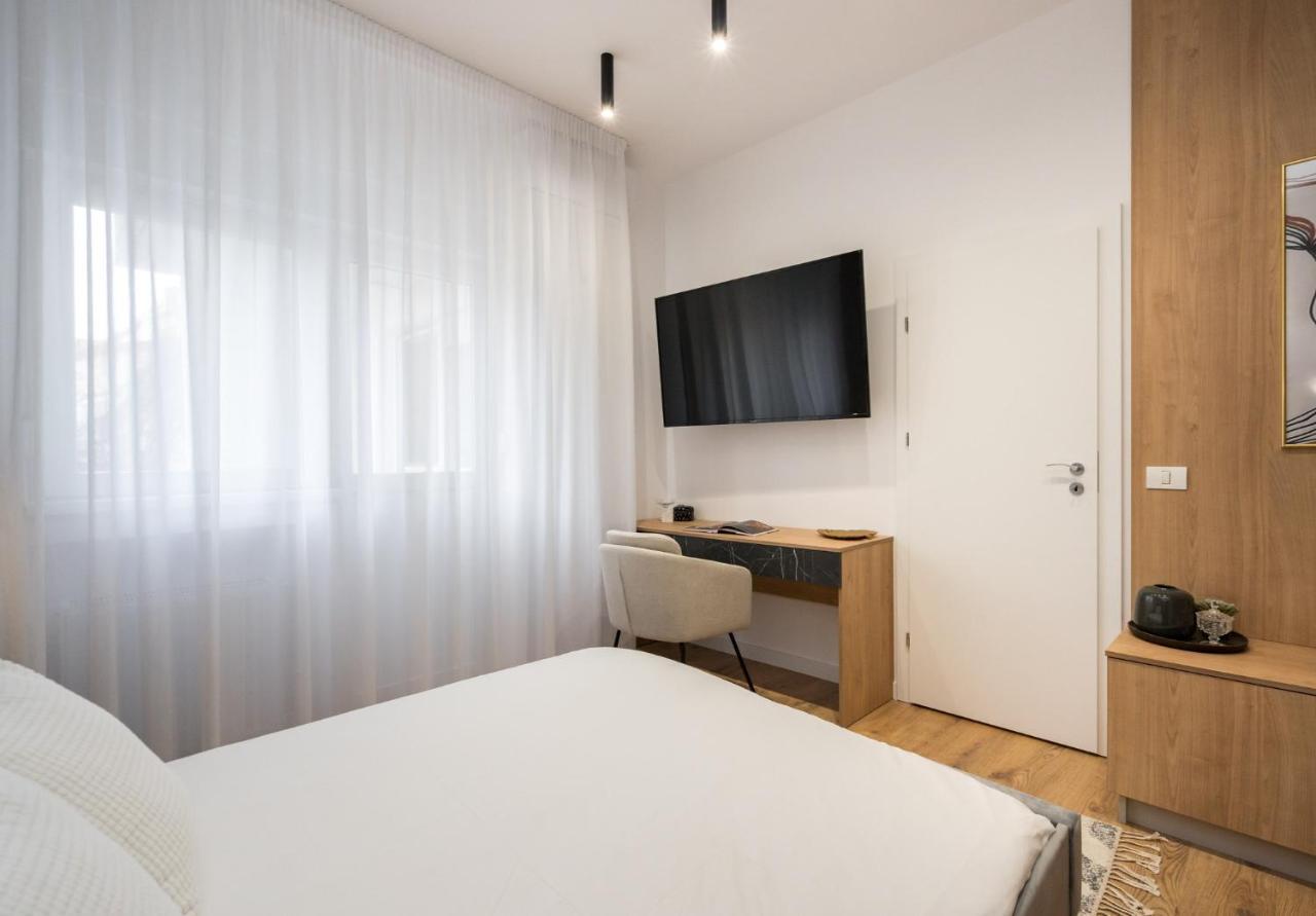 Crystal 3Bdr Apartment In Center Bucharest Luaran gambar