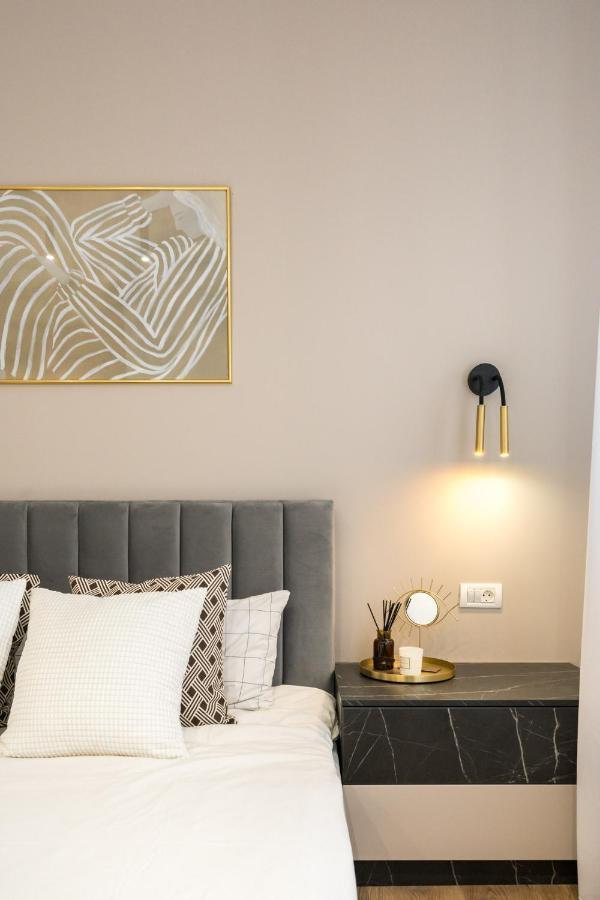 Crystal 3Bdr Apartment In Center Bucharest Luaran gambar