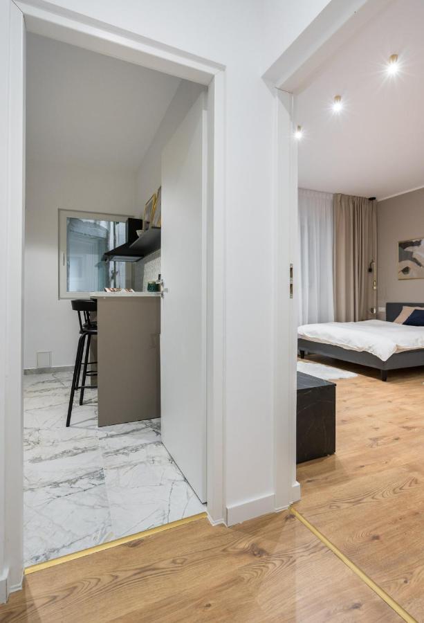 Crystal 3Bdr Apartment In Center Bucharest Luaran gambar